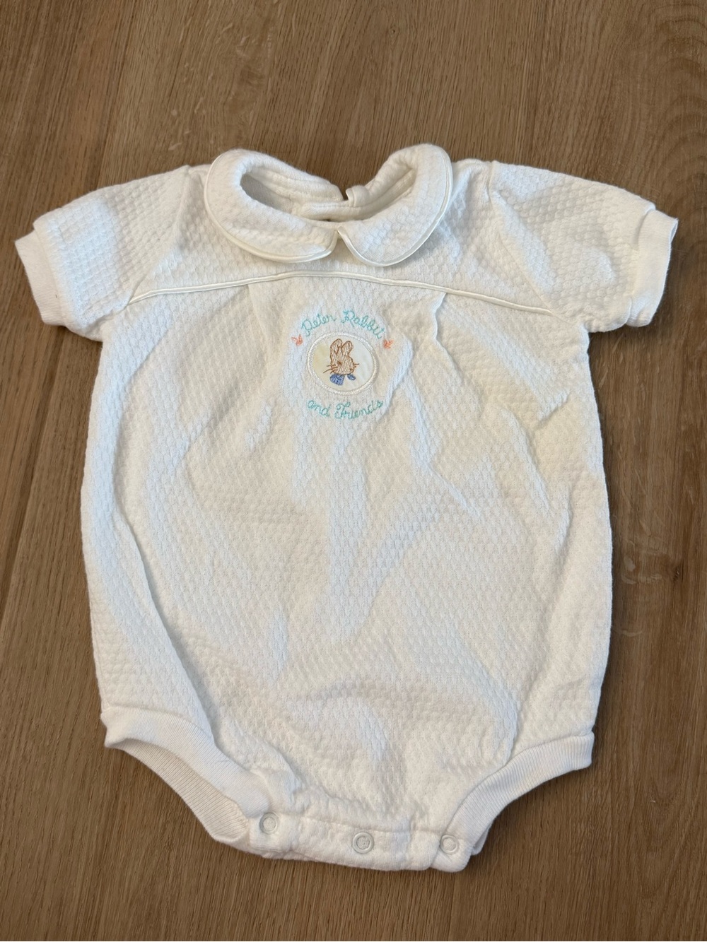 Vintage Peter Rabbit and Friends White Quilted Baby One-Piece Embroidery USA 3M